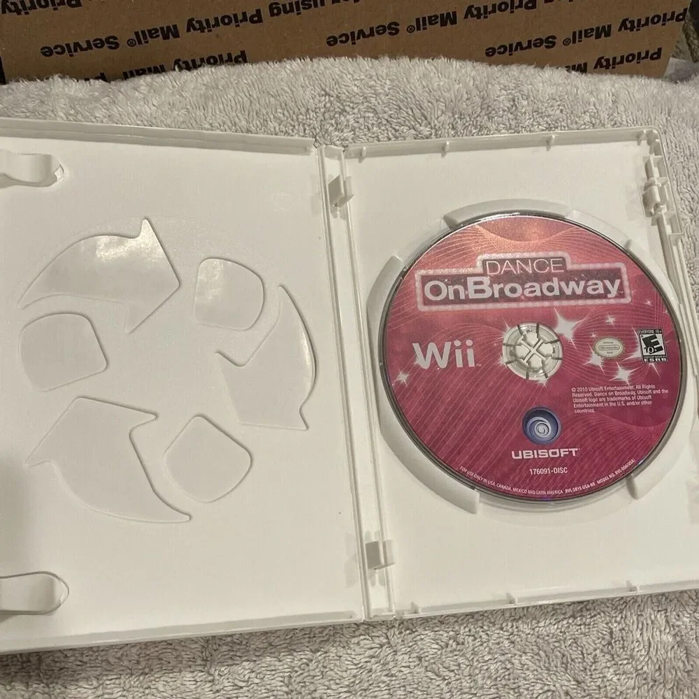 Dance on Broadway (Nintendo Wii, 2010) TESTED CASE & DISC ONLY Video Game